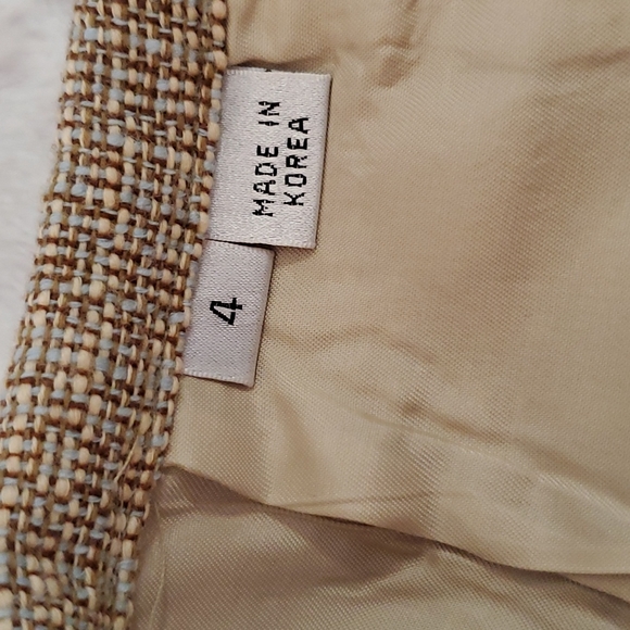 Tan and pale blue floral design back slit sz.4 - Picture 5 of 9